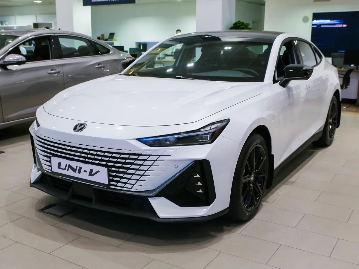 Changan UNI-V купить по цене от 2 857 000 рублей